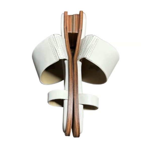 Michael Kors August Slide Flat Toe Ring Sandals - Picture 9 of 10